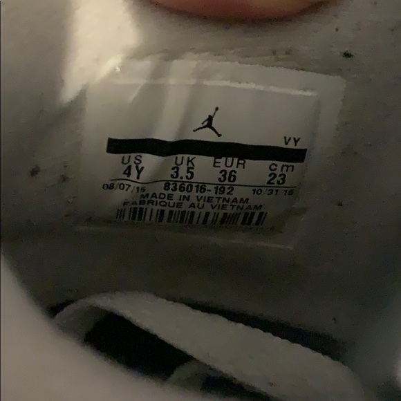 Air Jordan White Cement - Picture 4 of 5